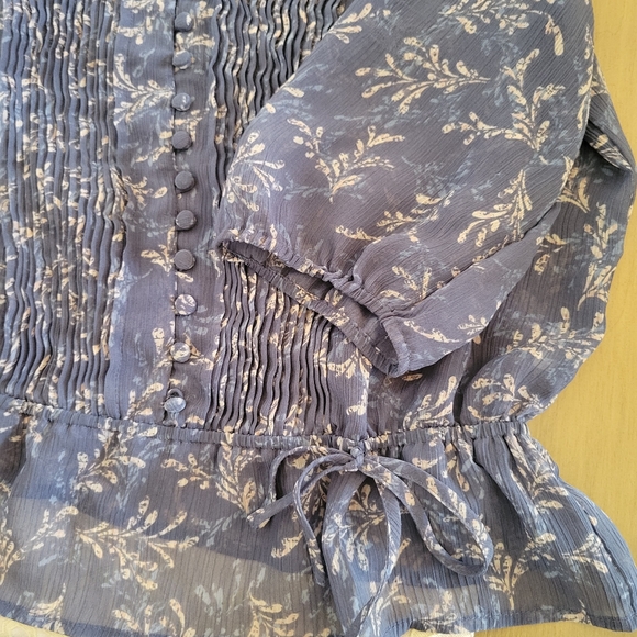 A.n.a. Blue Gray L Pleated Front Semi Sheer V neck - Picture 6 of 6